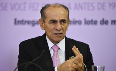 Brasília - O ministro da Saúde, Marcelo Castro, durante o lançamento dos medicamentos para Hepatite C (Elza Fiuza /Agência Brasil)