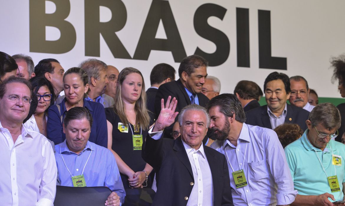Brasília - O presidente do Senado, Renan Calheiros, e o vice-presidente da República, Michel Temer, participam da convenção nacional do PMDB (Valter Campanato/Agência Brasil)