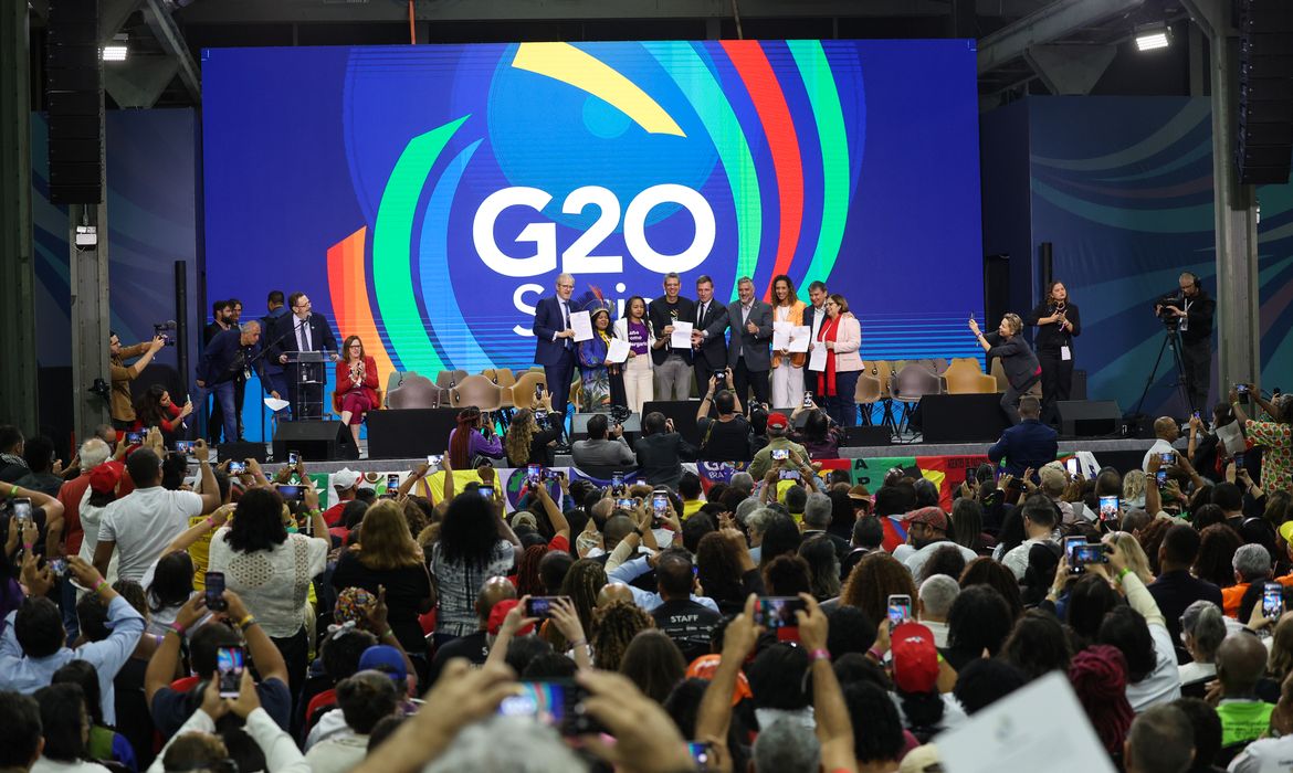 Rio de Janeiro (RJ), 16/11/2024 – Apresentação do documento final das atividades do G20 Social, no Boulevard Olímpico na zona portuária da capital fluminense. Foto: Tomaz Silva/Agência Brasil