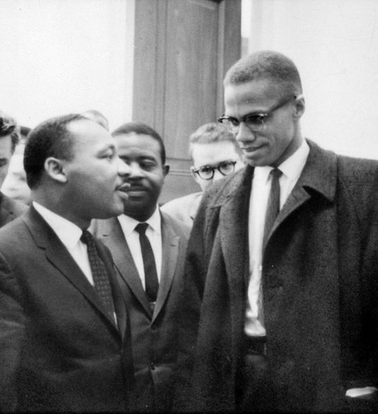 Martin Luther King Jr. e Malcolm X em março de 1964