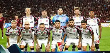 O Flamengo perdeu o jogo de ida por um a zero na Argentina