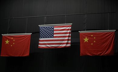 Chinesas reclamam de erro na bandeira