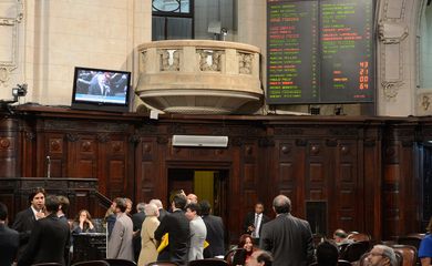 Rio de Janeiro - A Assembleia Legislativa do Rio de Janeiro aprova as contas do governo Pezão referentes ao ano de 2016 (Fernando Frazão/Agência Brasil)