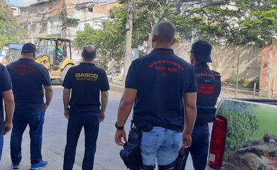  Força-tarefa demole 19 imóveis irregulares em Rio das Pedras, no RJ