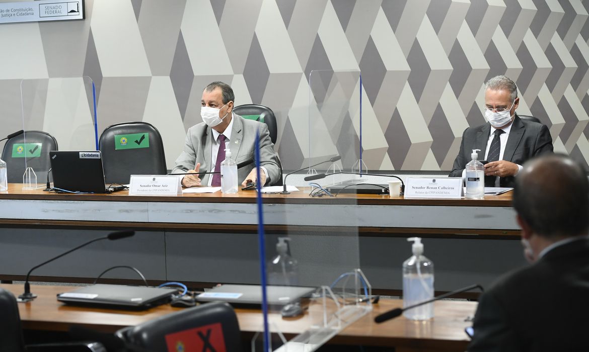 Comissão Parlamentar de Inquérito da Pandemia (CPIPANDEMIA) realiza audiência pública interativa para ouvir o depoimento de especialistas convidados a respeito de aspectos técnicos da Covid-19. Antes de iniciar o depoimento dos especialistas,