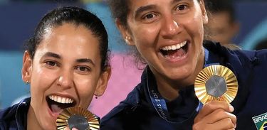 Duda e Ana Patrícia, ouro no vôlei de praia dos Jogos de Paris