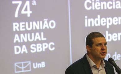Conferência do professor Pedro Rodrigues Curi Hallal, da Universidade Federal de Pelotas (RS), no Anfiteatro 10, da UnB, campus Asa Norte.