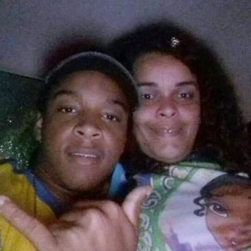 Brasília (DF) - Mães que perderam seus filhos pra violência policial, Bruna Mozer (e) com seu filho Marcos Luciano Mozer.
Foto: Arquivo pessoal/Divulgaçāo