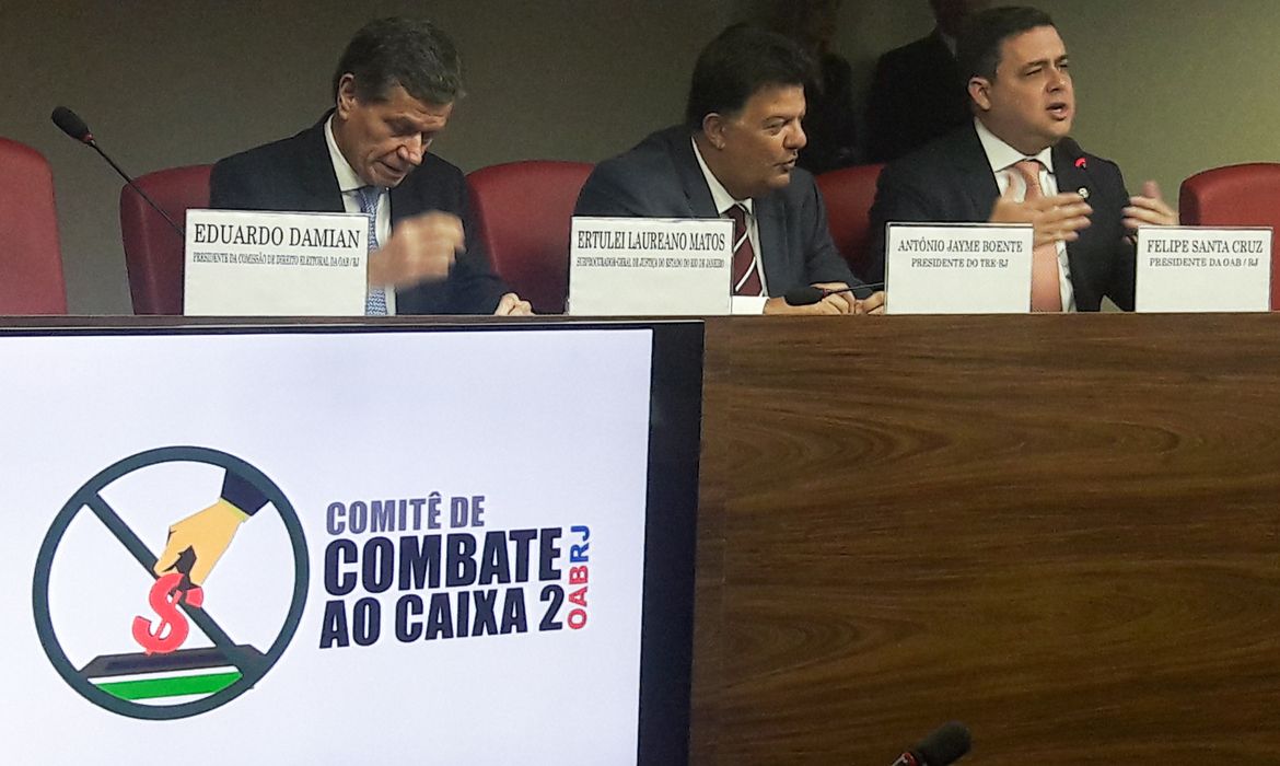 Rio de Janeiro - Justiça e OAB fazem campanha contra Caixa 2 nas eleições de 2016  (Nielmar de Oliveira/Agência Brasil)