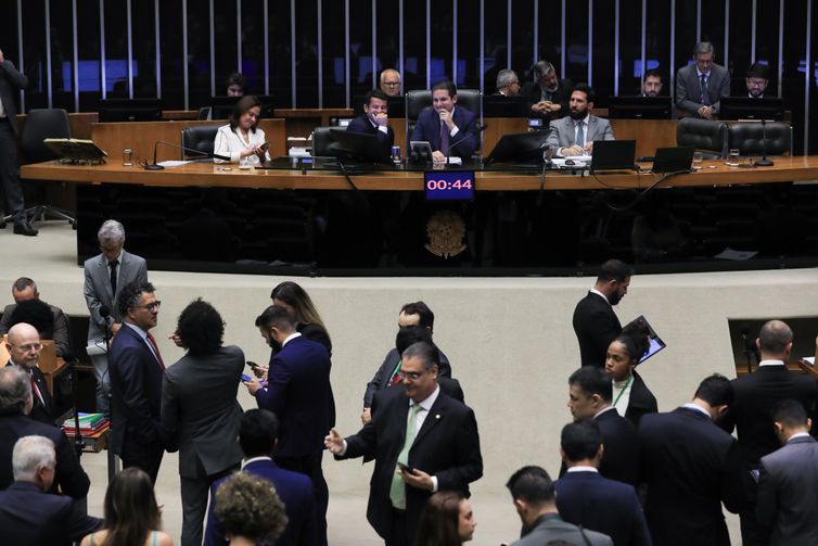 Lula Marques/Agência Brasil Brasília (DF), 21/08/2025 - Sessão da Câmara que votou a urgência do PL de Isenção de Imposto de Renda pra quem ganha até R$ 5 mil. Foto: Lula Marques/Agência Brasil