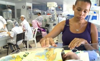 Lucilene Guimarães Moreira, 22 anos, mãe de Cauane Vitória, que nasceu com microcefalia e precisou passar os primeiros meses de vida na UTI neonatal
