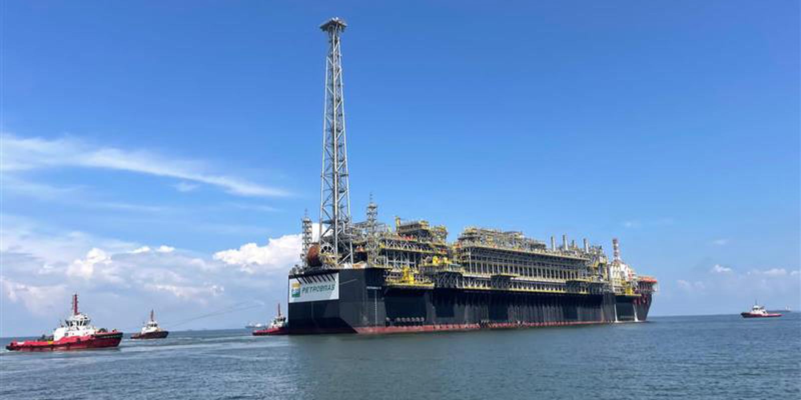 Plataforma da Petrobras que reforçará o pré-sal deixa Singapura Plataforma da Petrobras que reforçará o pré-sal deixa Singapura