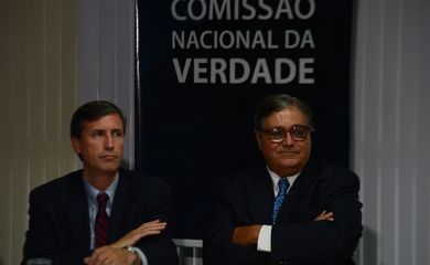 Comissão Nacional da Verdade divulga resultado de pericias a respeito do destino final de três desaparecidos. E/D: Pedro Dallari e Jose Paulo Cavalcanti Filho (José Cruz/Agência Brasil)