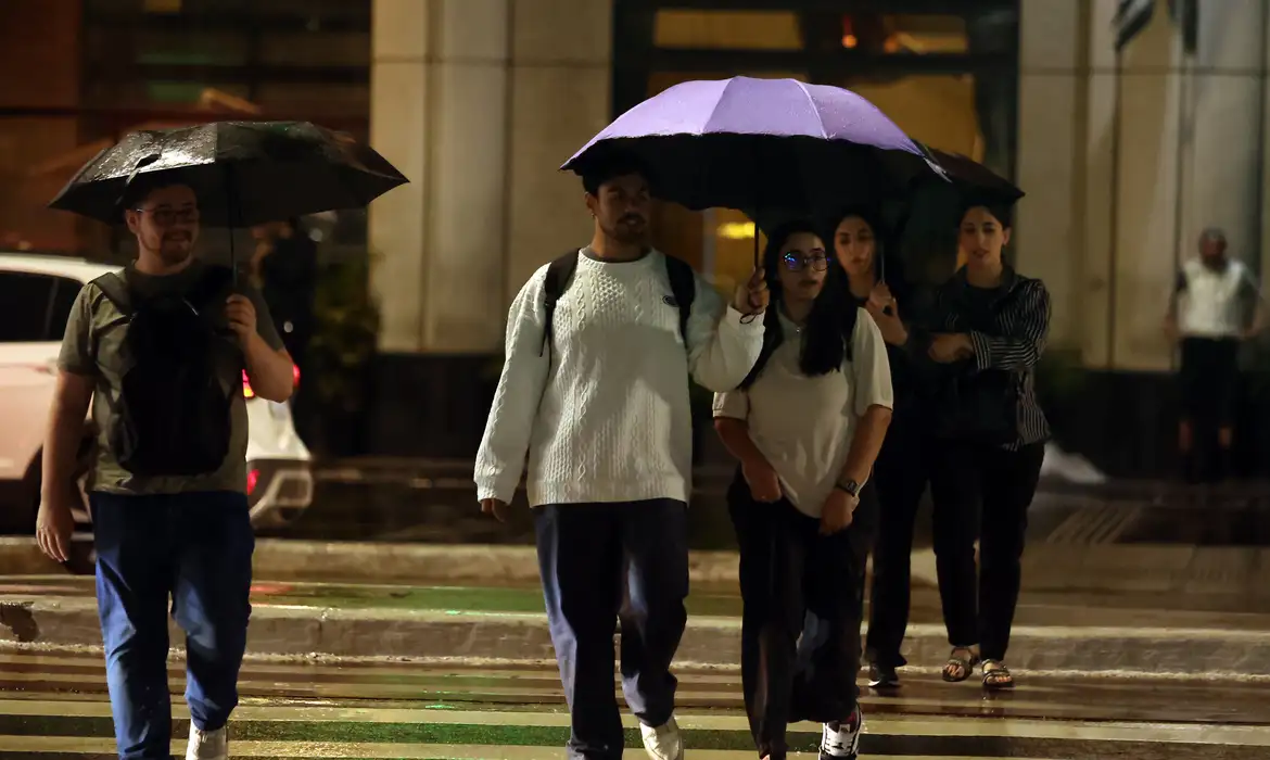Sexta-Feira Santa ser marcada por temporais em boa parte do pas