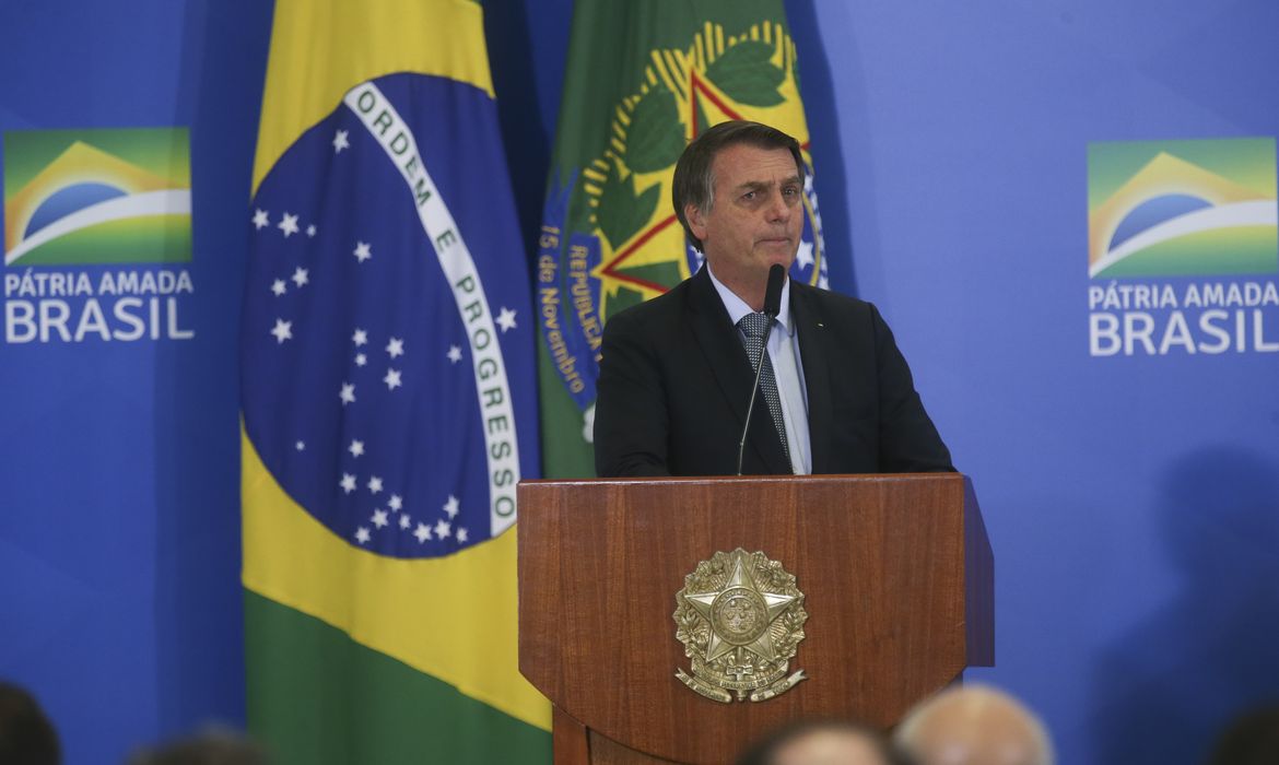 O presidente Jair Bolsonaro participa de cerimônia de lançamento do novo mercado de gás, no Palácio do Planalto.