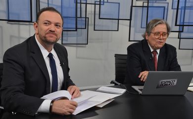 O ministro da Comunicação Social, Edinho Silva, participa do programa Espaço Público, da TV Brasil. Ele fala sobre os esforços do governo para aprovação das medidas de ajuste fiscal (Valter Campanato/Agência Brasil)