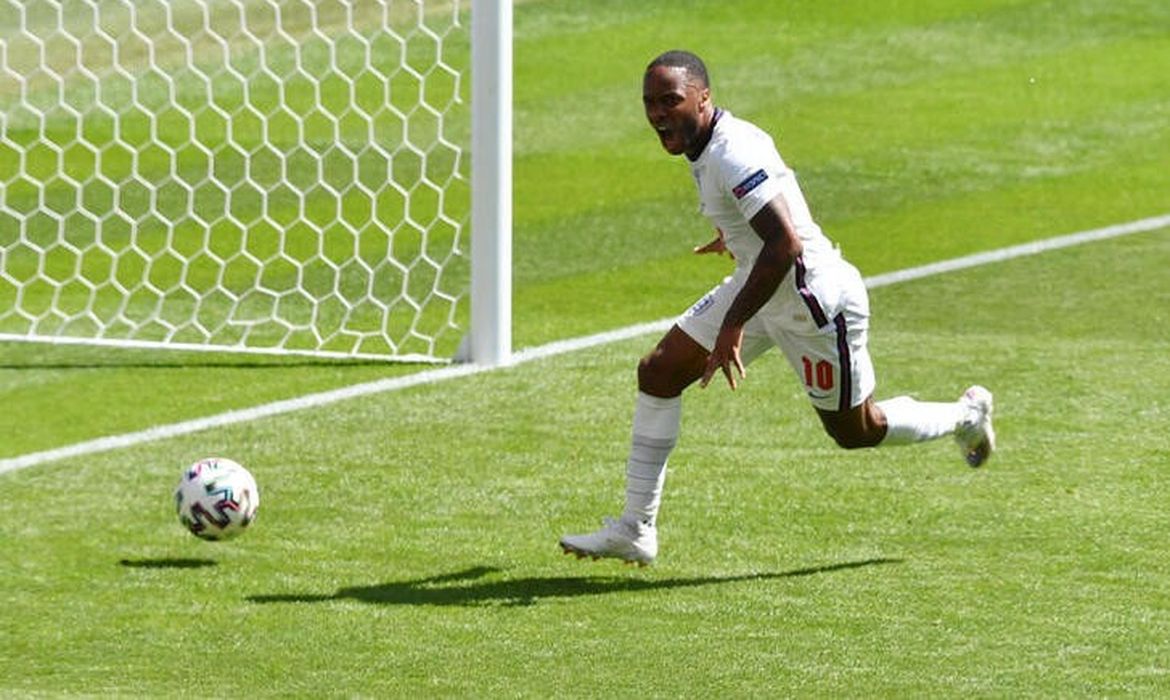 .Raheem Sterling comemora ao marcar na vitória da Inglaterra sobre a Croácia por 1 a 0 pela Euro 2020