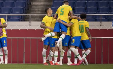Matheus Cunha comemora gol da vitória sobre Egito
