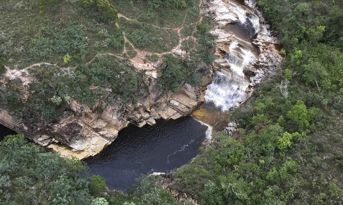 Minas Bombeiros Encontram 3º Corpo Apos Cabeca D Agua Em Capitolio