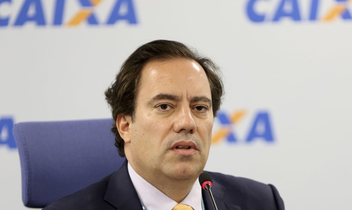 O presidente da CAIXA, Pedro Guimarães, anuncia redução das taxas de juros para o crédito imobiliário com recursos do SBPE. 
