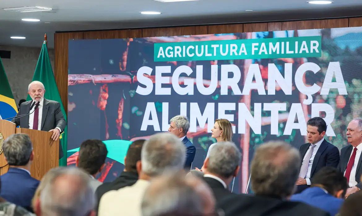 Brasília (DF), 30/09/2025 – O presidente Luiz Inácio Lula da Silva participa de cerimonia de sanção dos projetos que formaliza PRONAF e Plano Safra como políticas de estado.Foto: Valter Campanato/Agência Brasil