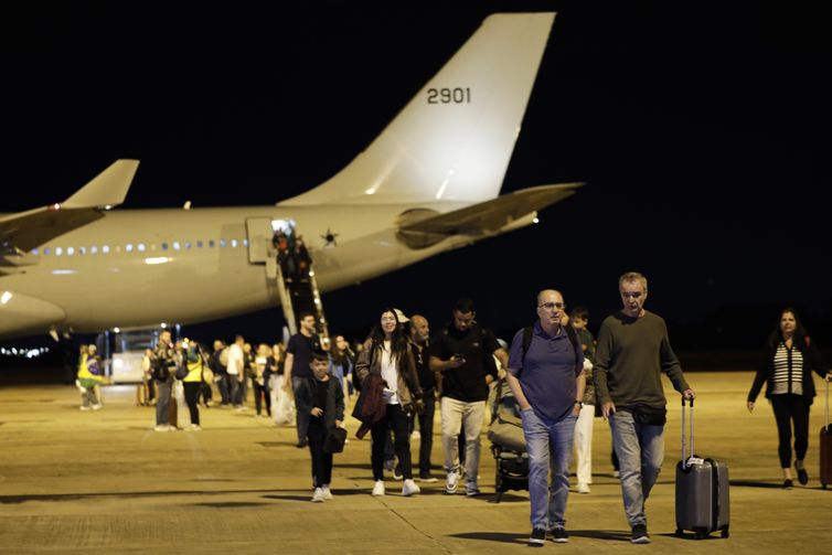 Segunda aeronave com brasileiros em Israel está a caminho do