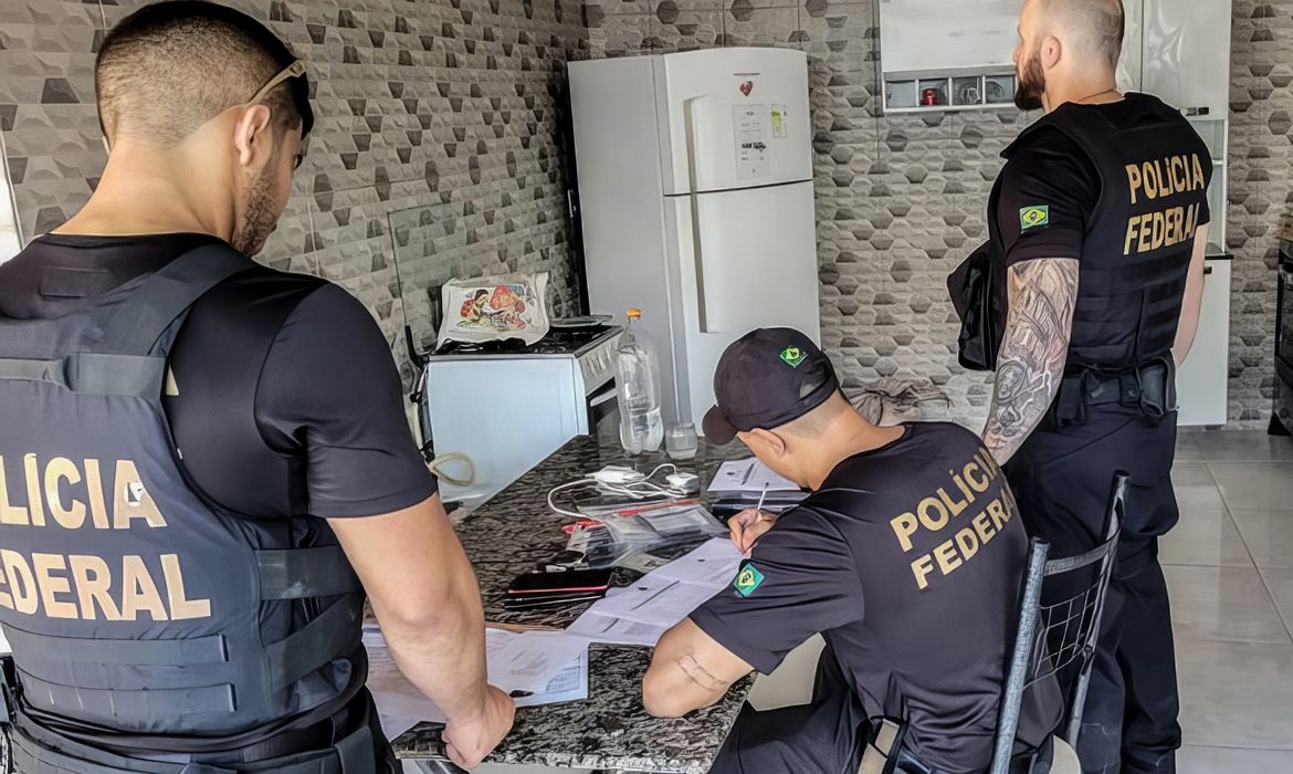 Santarém/PA, 08/08/2023, A Polícia Federal deflagrou a Operação Dever Legal, com o objetivo de investigar suspeitos que estariam envolvidos com garimpos ilegais e com a tentativa de homicídio contra policiais federais e servidores do ICMBio.