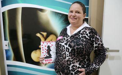 A paranaense Geisielen Ferreira espera o segundo filho e diz que está tranquila com a assistência do programa 
