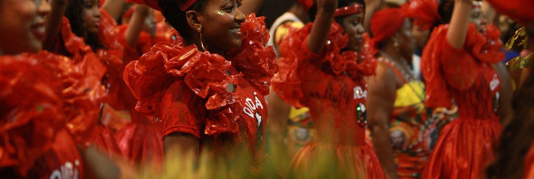 Os principais blocos afro desfilaram neste sábado em Salvador (BA), no Carnaval Ouro Negro. Os blocos se apresentaram no Circuito Campo Grande. Na foto, o Bloco Bloco Didá.