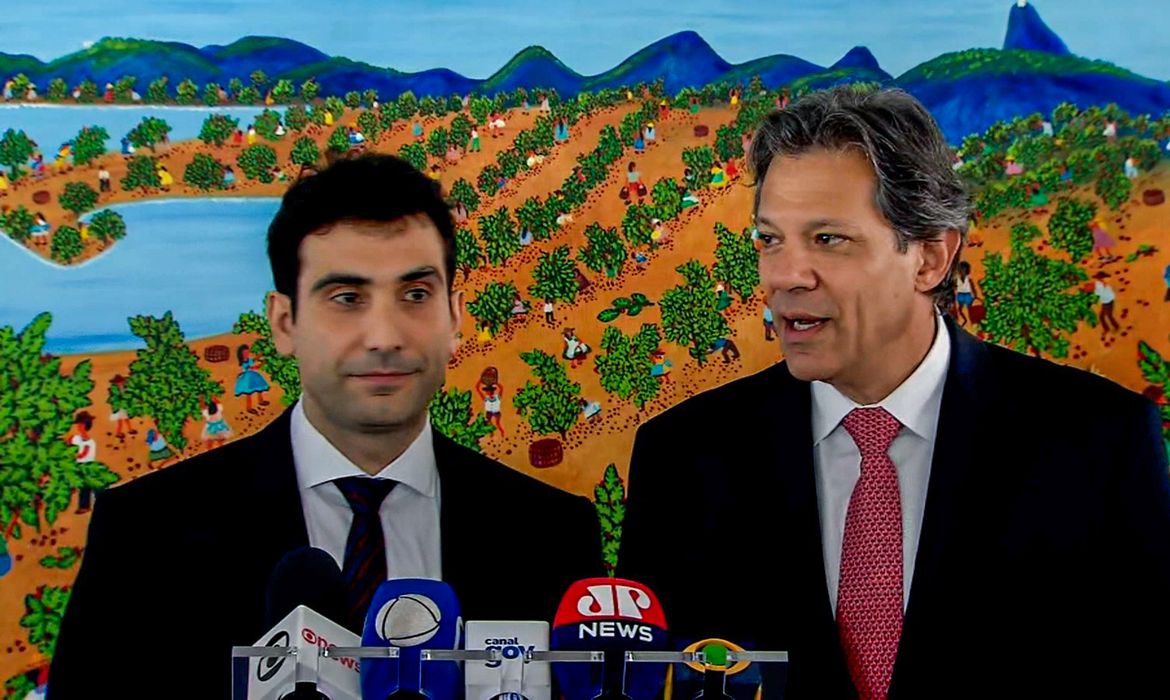 Brasília (DF) 28/08/2024 - O ministro da fazenda, Fernando Haddad anuncia a decisão do presidente Lula da indicação do economista Gabriel Galípolo para presidir o Banco Central (BC). Galípolo atualmente faz parte da diretoria do BC. 
Frame Emar Nobre/Canal Gov