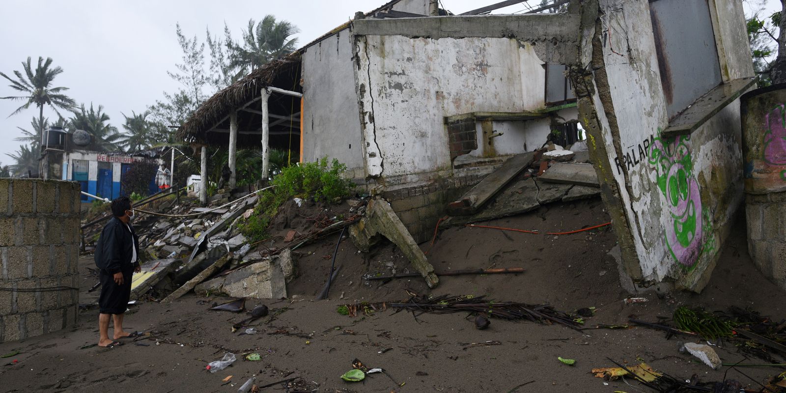 Al menos 7 mueren tras un huracán en México
