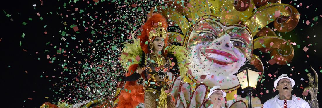 Escola de samba carioca no Carnaval 2015