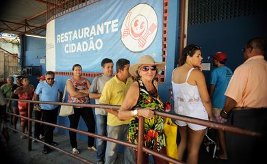 Itaboraí (RJ) - Restaurante popular da cidade. O desemprego aumentou após a redução das obras do Comperj (Tânia Rêgo/Agência Brasil)
