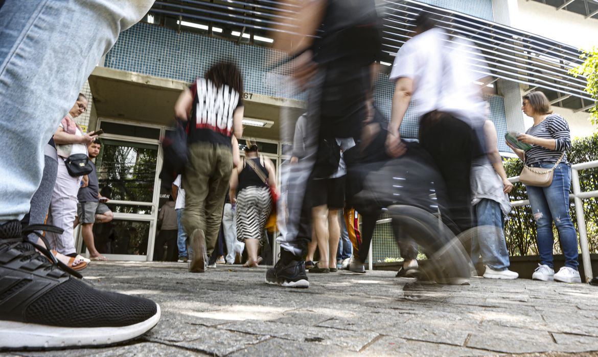 São Paulo (SP), 10/11/2024 - Estudantes no segundo dia de provas do ENEM na UNIP Vergueiro em São Paulo. Foto: Paulo Pinto/Agência Brasil