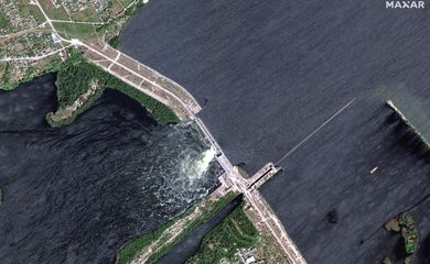 Imagens de satélite mostram represa de Nova Kakhovka, em Kherson, Ucrânia. 05/05/2023. 
Maxar Technologies/REUTERS