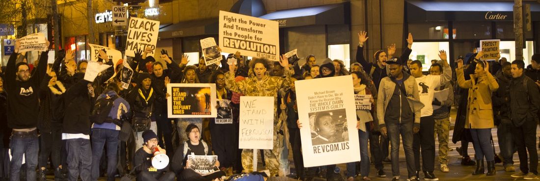 Manifestantes protestam em Seattle contra ausência de condenação de policial