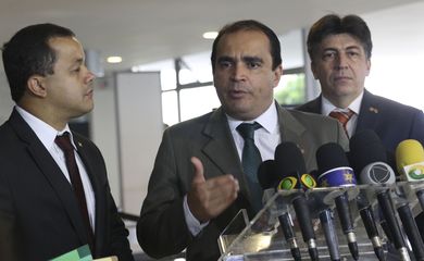 O relator da reforma da Previdência na Comissão de Constituição e Justiça (CCJ) da Câmara, deputado Delegado Marcelo Freitas, fala à imprensa, no Palácio do Planalto.