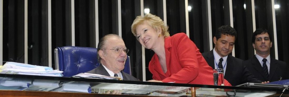 O presidente do Senado, José Sarney (PMDB=AP) e a senadora Marta Suplicy (PT-SP), durante aprovação da PEC da Cultura