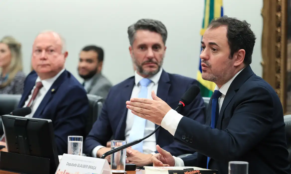 Brasília (DF), 29/04/2025  - Reunião da comissão de Constituição e Justiça e de Cidadania (CCJ) da Câmara para apreciar e votar o recurso do deputado Glauber Braga contra decisão do Conselho de Ética e Decoro Parlamentar da Casa.. Foto: Lula Marques/Agência Brasil