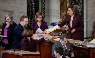 U.S. Vice President Kamala Harris attends a joint session of Congress to certify Donald Trump's election, at the U.S. Capitol in Washington, U.S. January 6, 2025. Reuters/Elizabeth Frantz/Proibida reprodução