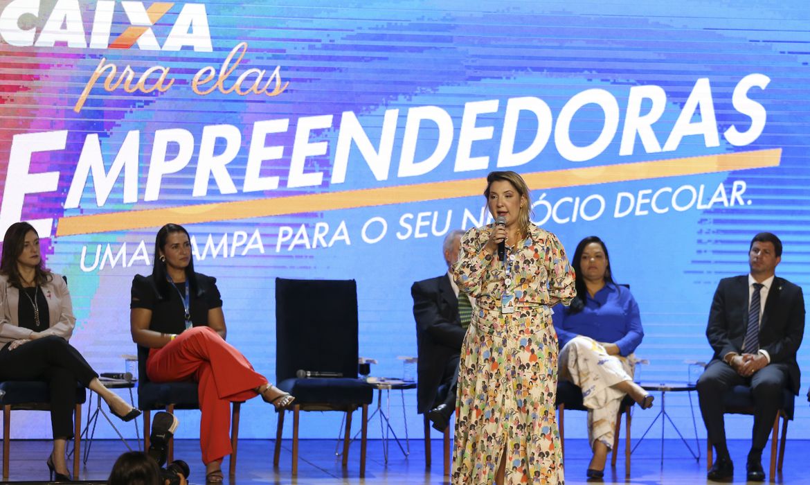 A presidente da Caixa Econômica Federal, Daniella Marques, participa do lançamento do programa Caixa Pra Elas Empreendedora