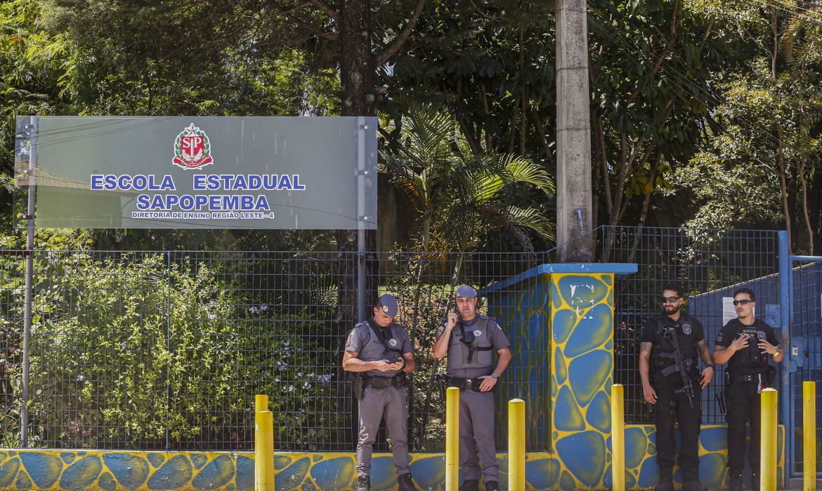 São Paulo (SP) 23/10/2023 - Ataque a tiros na Escola Estadual Sapopemba na zona leste da cidade, deixa um morto e dois feridos. 
Foto: Paulo Pinto/Agência Brasil