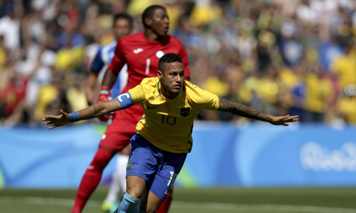 Rio de Janeiro - Neymar comemora seu segundo gol na goleada de 6 a 0 da seleção brasileira sobre Honduras (Reuters/Bruno Kelly/Direitos Reservados)