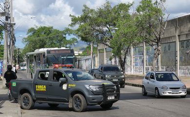 Rio de Janeiro - Agentes da Força Nacional iniciam operação de apoio e reforço à segurança no Rio de Janeiro, com foco no combate ao roubo de cargas e repressão ao crime organizado (Vladimir Platonow/Agência Brasil) 