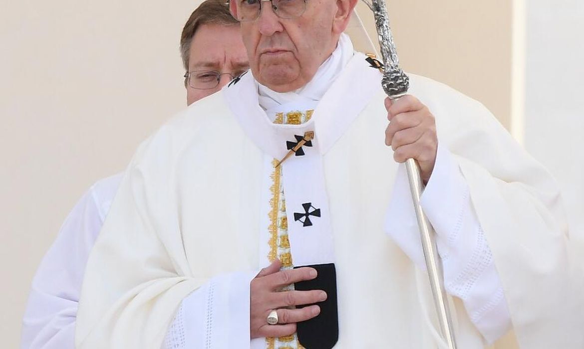 Papa Francisco celebra a missa de canonização dos irmãos pastorinhos em Fátima (Agência Lusa/Direitos Reservados) 