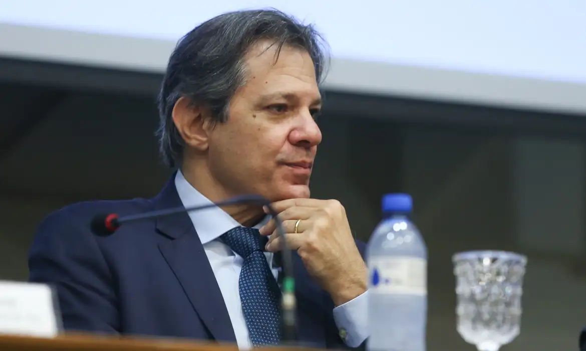 Brasília (DF), 31-05-2023 - O Ministro da Fazenda, Fernando Haddad, participa  da abertura do 7º Congresso Anual do Contencioso Tributário da Procuradoria-Geral da Fazenda Nacional (PGFN) e do Fundo de Garantia do Tempo de Serviço (FGTS), Foto Valter Campanato/Agência Brasil.
