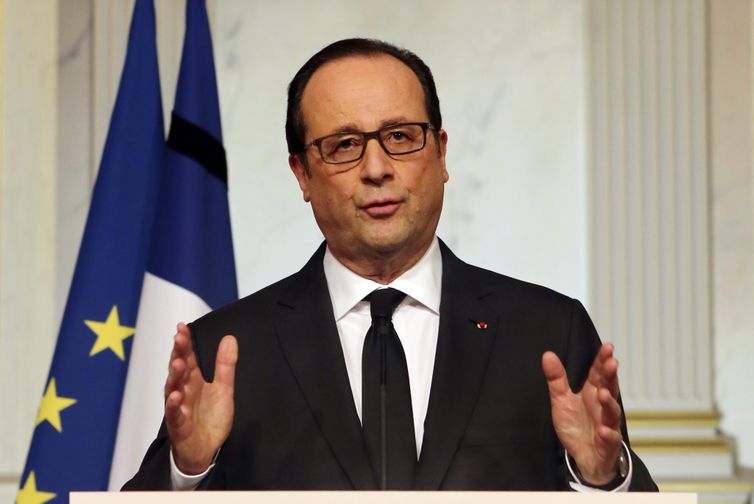 Em pronunciamento aos franceses, Hollande elogia da ação da polícia, mas diz que ameaças ainda não acabaram (EPA/Agência Lusa/Remy de la Mauviniere/Direitos Reservados)