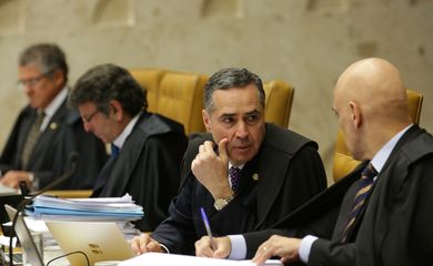 Ministro do Supremo Tribunal Federal (STF) Roberto Barroso durante sessão para julgamento sobre a restrição ao foro privilegiado.
