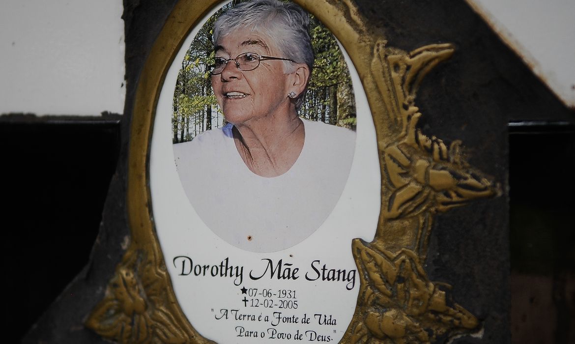 Completam dez anos do assassinato da missionária norte-americana Dorothy Stang. Na foto, o túmulo de Dorothy Stang, em Anapu (Tomaz Silva/Agência Brasil)