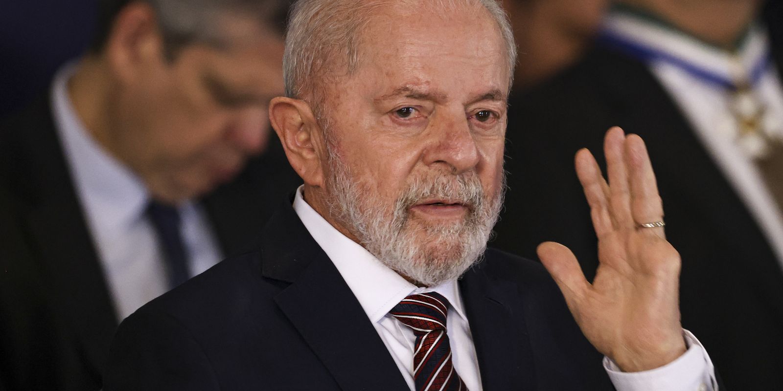 Lula anuncia crédito para reformas e acesso a médicos especialistas Lula anuncia crédito para reformas e acesso a médicos especialistas